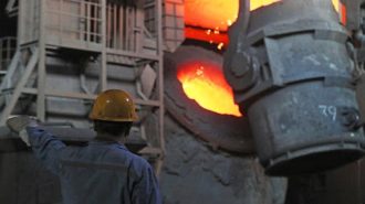 China fusionó dos grandes siderúrgicas para crear la tercera mayor del mundo