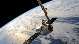 China pide a EEUU que proteja a astronautas chinos de los satélites de Elon Musk