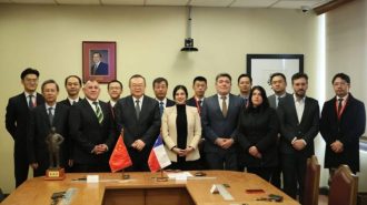 Diputados chilenos y diplomáticos chinos refuerzan vínculos bilaterales en visita a la Cámara