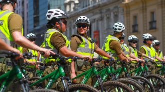 Empresarios chinos donaron 45 bicicletas para Carabineros de Santiago