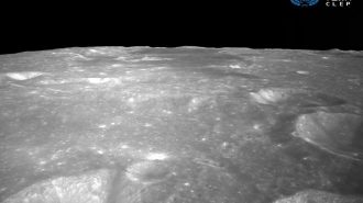 China inaugura exposición histórica de muestras lunares en Beijing