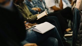 Mineduc y Huawei lanzan becas para estudiar en China