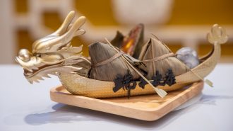 Xiamen respira el rico olor de los zongzi para celebrar el Festival del Bote del Dragón