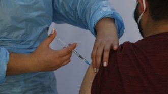 Farmacéuticas chinas trabajan para lograr una vacuna contra la variante Delta
