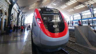 Ya está en Chile: Un recorrido por el tren más rápido y moderno de Sudamérica