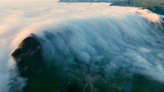 Maravillosas “cascadas de nube” decoran montañas de China