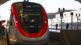 EFE presentó su moderno tren bimodal: Alcanza los 160 kilómetros por hora