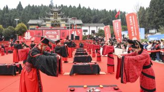 28 parejas se casaron en una masiva boda grupal en Chongqing
