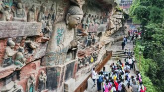 Las esculturas rupestres de Dazu atraen a turistas de todo el mundo