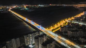 Puentes sobre el río Lhasa: del cruce en balsa al desarrollo urbano