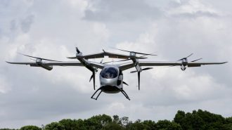 China prueba un innovador transporte eléctrico aéreo para carga pesada