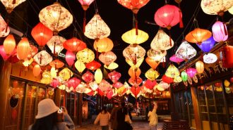 A tres días del Año Nuevo Lunar, las calles de China ya respiran el ambiente festivo