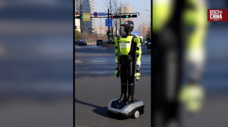 Robot patrulla las calles de Hangzhou