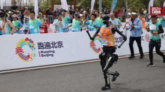 China reunirá a más de 300 robots en su próxima media maratón humanoide en Beijing