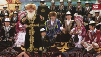 Los Kyrgyz: la etnia nómada que mantiene viva su cultura en las montañas de Xinjiang