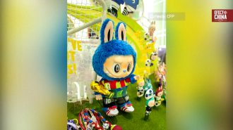 Labubu, un ícono de la cultura pop china, formó parte de la ceremonia de inauguración del Mundial