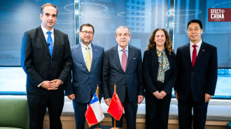 Canciller llama a diversificar los vínculos con China, “socio fundamental” de Chile