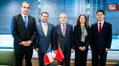 Canciller llama a diversificar los vínculos con China, “socio fundamental” de Chile