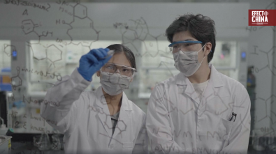 China alcanza récord mundial en licencias de medicamentos innovadores