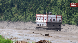 Xi Jinping ordena intensificar rescate tras deslizamiento en la frontera China-Nepal