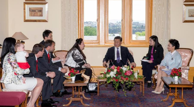 Xi Jinping conversa con familiares del ex primer ministro de Tasmania Jim Bacon