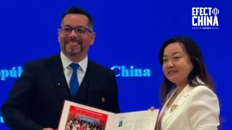 El inolvidable viaje a Qingdao de un chileno becado que unió comercio y poesía